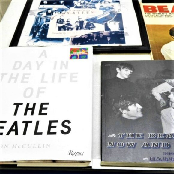 BEATLES COLLECTABLE SET, INCLUDES 9 ITEMS, UNIQUE COLLECTION, RARE COLLECTION - Picture 5 of 8